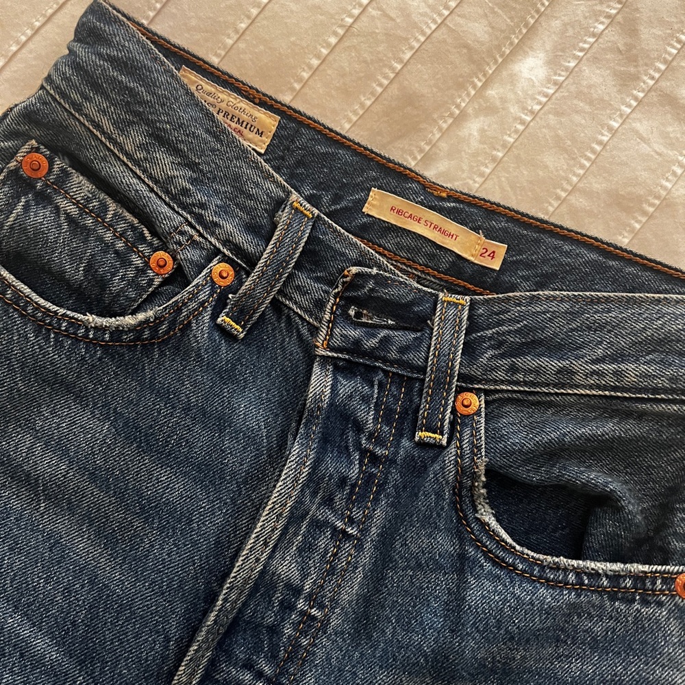 Levi’s Ribcage Ankle Jeans